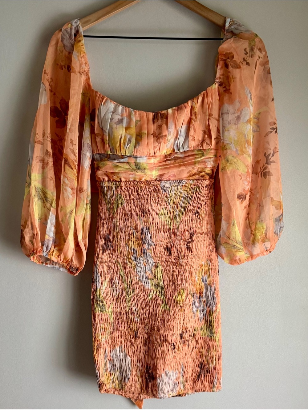 Selfie Leslie Joie Puff Sleeve Shirred Mini Dress Floral Print Apricot Size XS - Picture 3 of 9